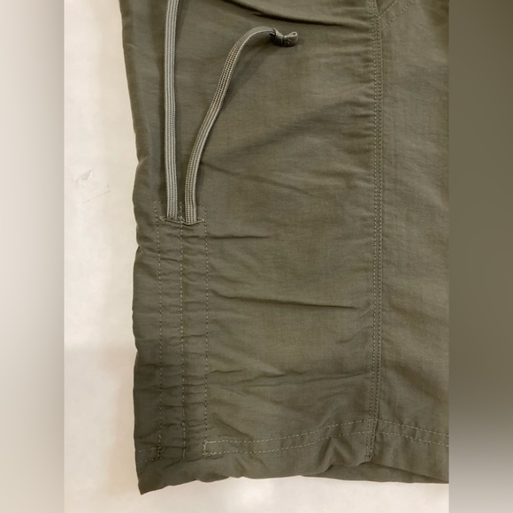 The North Face Aphrodite Capri Pants green Size 6 TNF hiking everyday 5 pockets - Picture 5 of 9